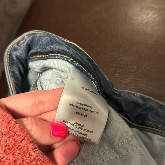 Silver Avery Skinny - Picture 2 of 3